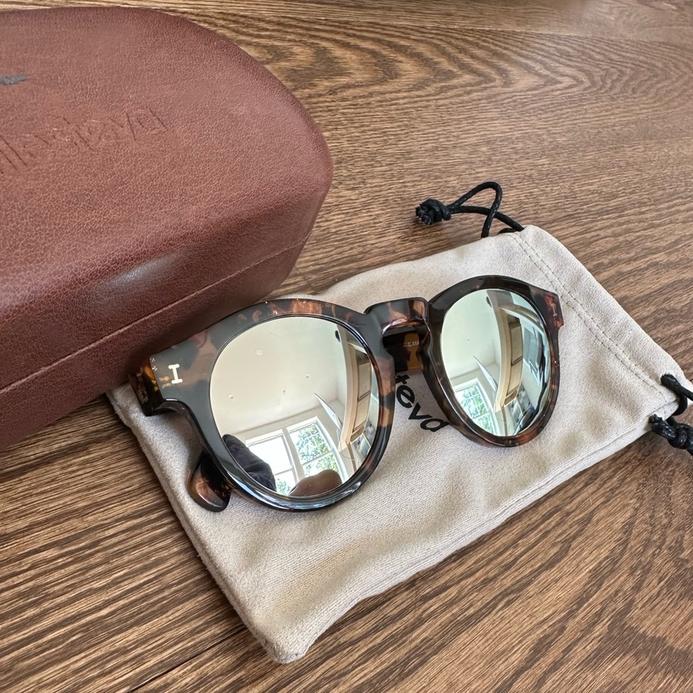 Illesteva mirrored sunglasses